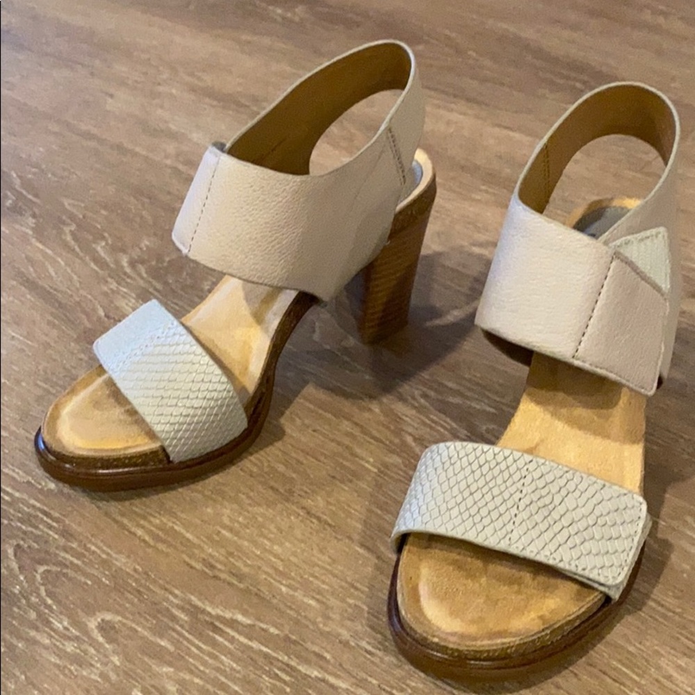Sofft Platform Sandals
